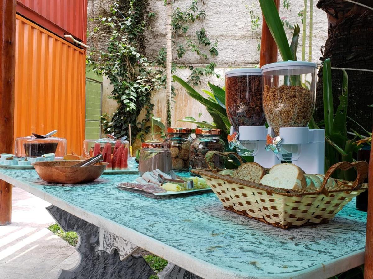 Container Hospedaria Paraty Luaran gambar
