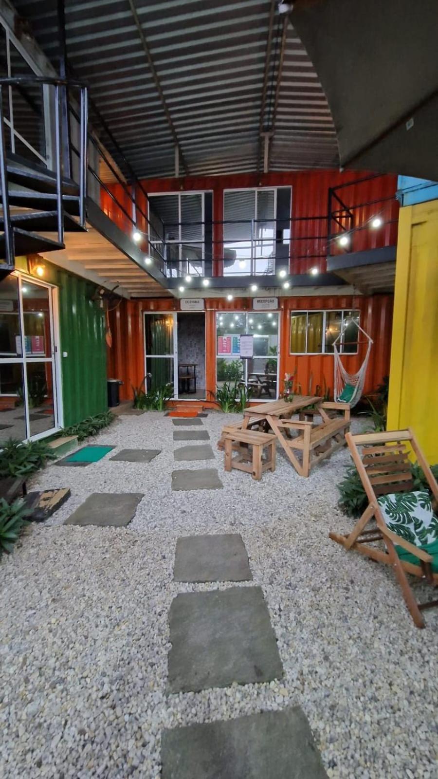 Container Hospedaria Paraty Luaran gambar