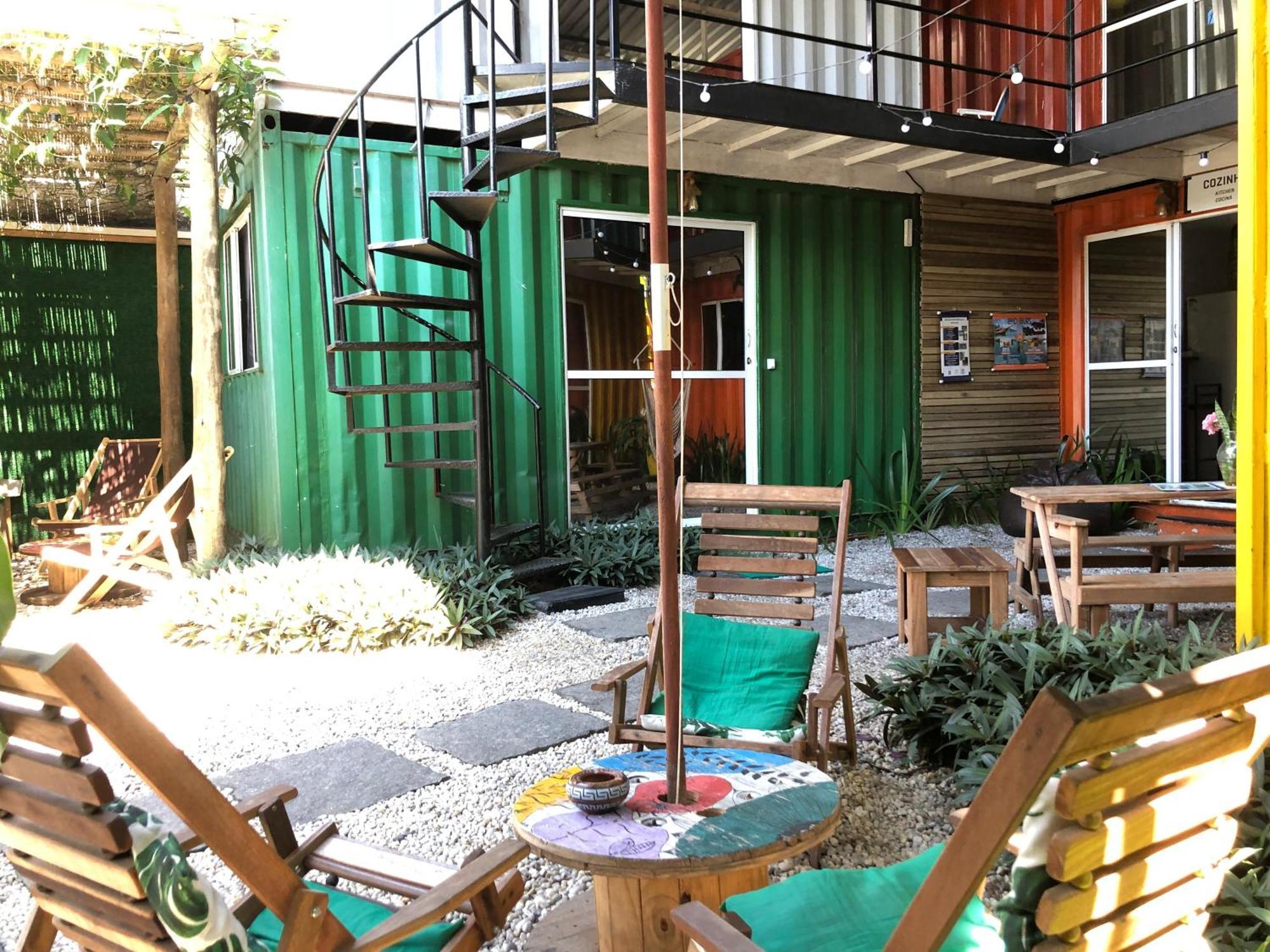 Container Hospedaria Paraty Luaran gambar